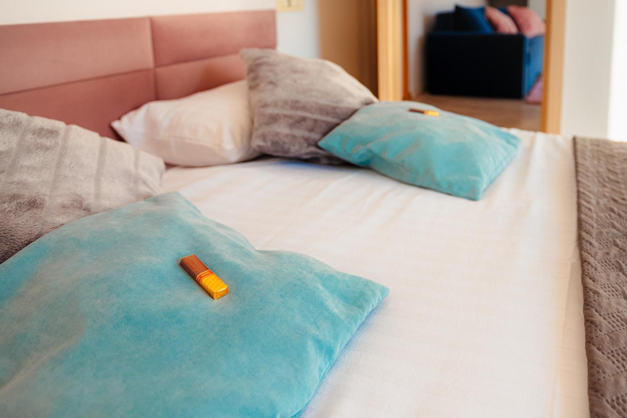 Downtown Apartment Boutique - Blue & Pink Bukares Bagian luar foto